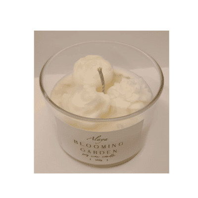 Свещ blooming garden