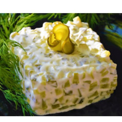 Снежанка с кисели краставички Деликат